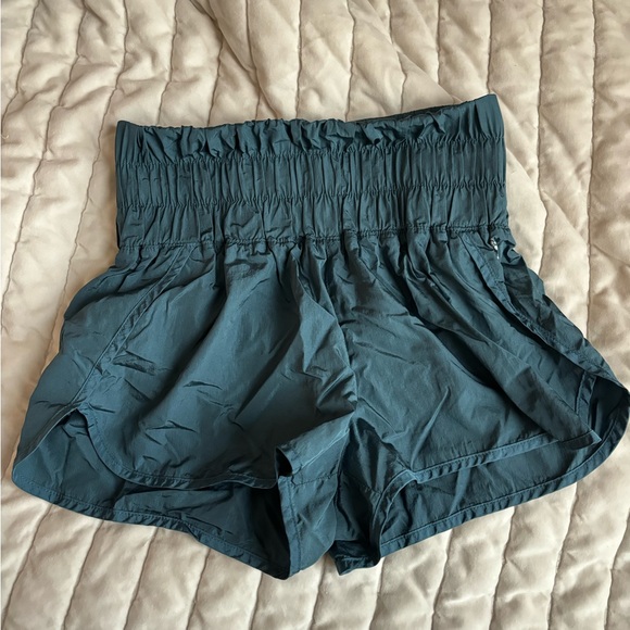 FREE PEOPLE SHORTS - Picture 1 of 3